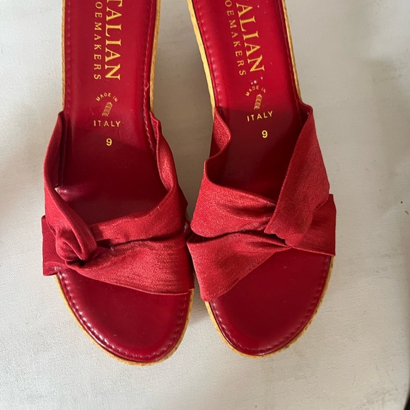 Wedge RED shoes with cork heel by Italian Shoemakers size 9. Worn once. - Picture 2 of 6